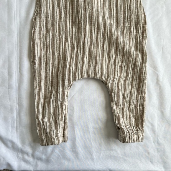 Quincy Mae Woven Long Sleeve Jumpsuit in Fern Stripe Size 0-3 Months - Picture 12 of 16